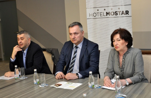 Ministar Vujanović: Potro&scaron;ače treba educirati kako da ostvare svoja prava