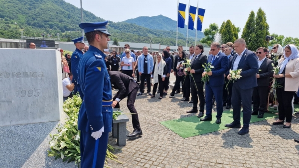 DELEGACIJA VLADE FEDERACIJE BIH U POTOČARIMA: DA SE NIKAD VIŠE I NIKOME NE PONOVI